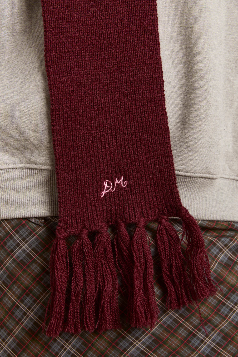 Tassel Hooded Scarf in Burg