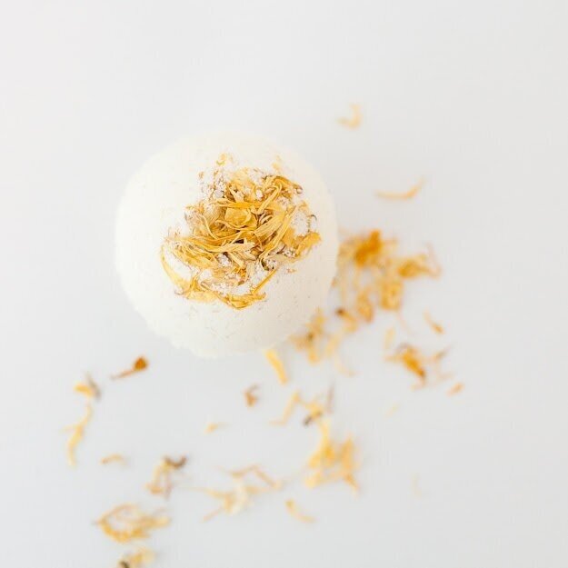 NOURISH YOUR BODY - SACRAL CHAKRA BATH BOMB