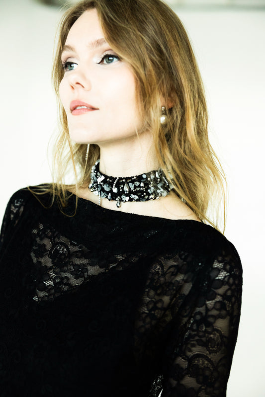 The Crochet Pearl Chocker in Turquoise