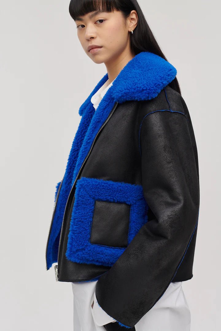 Vera Cropped Shearling Jacket - Black / Blue
