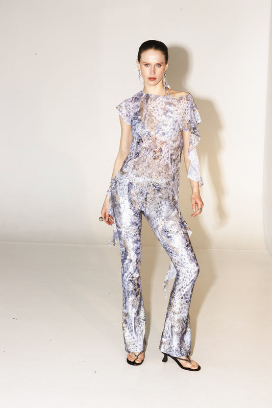 The Trousers with Slit in Silver Current
